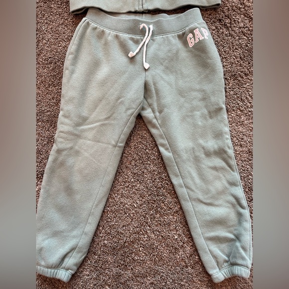 GAP Kids Sage Green Hoodie and sweatpants set size 6 - Picture 4 of 7